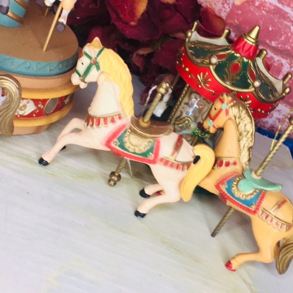 Vintage 80s Enesco  Christmas Carousel Set - Picture 8 of 14